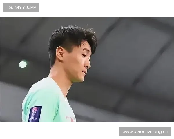 韦世豪刚买的豪车停车场被邻居盯上了，感觉明星气场都出来了？